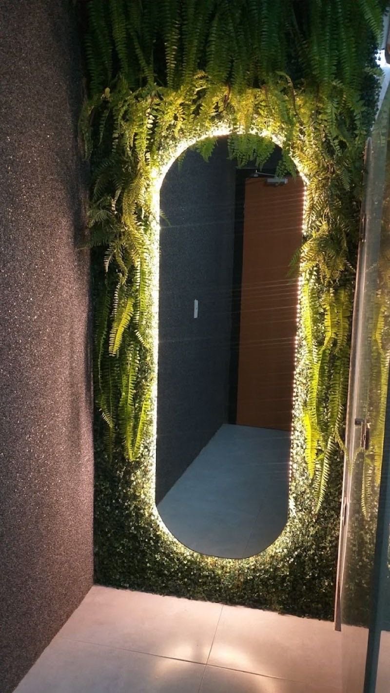Afloraa: Lobby and atrium trees