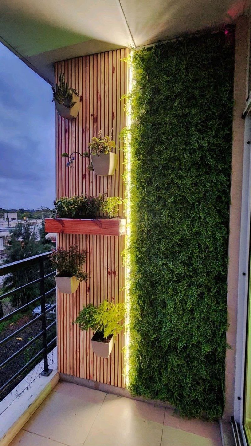 Afloraa: Reception and backdrop walls