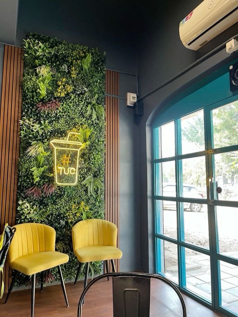 Afloraa: Hospitality installations